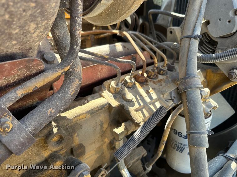 image for item DQ6758 1990 Peterbilt 375 tank truck