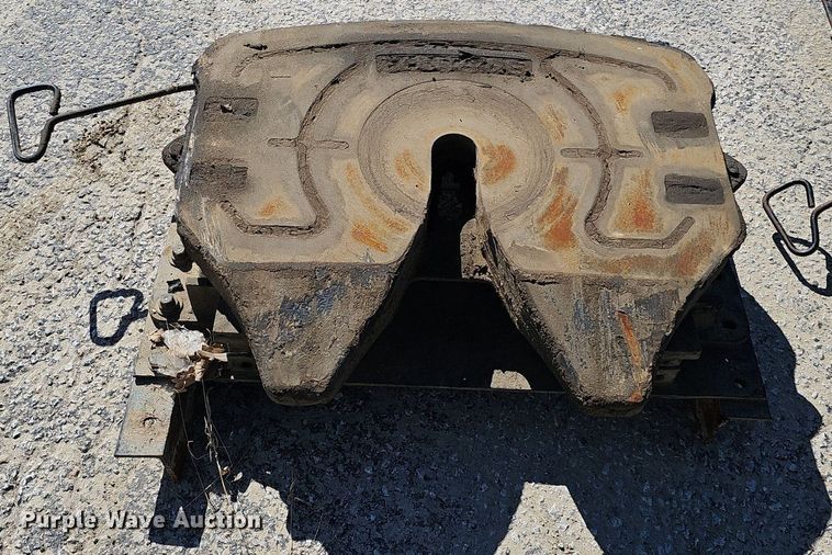 image for item DQ8604 (5) Fontaine receiver hitches