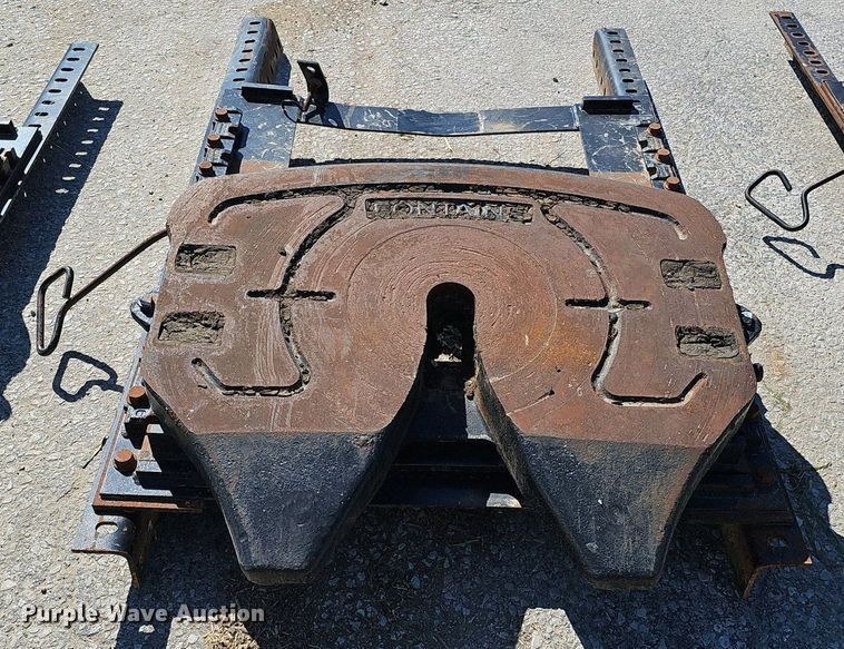 image for item DQ8604 (5) Fontaine receiver hitches