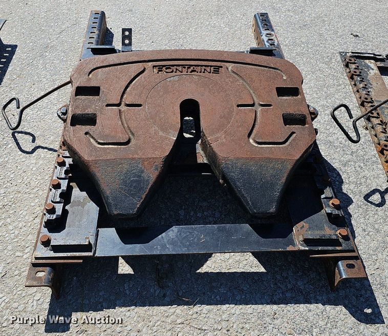 image for item DQ8604 (5) Fontaine receiver hitches