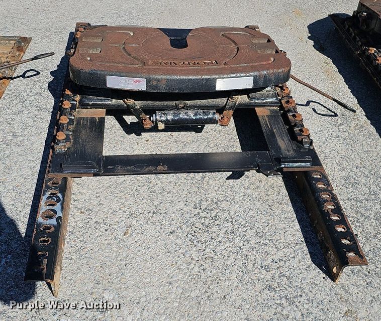 image for item DQ8604 (5) Fontaine receiver hitches