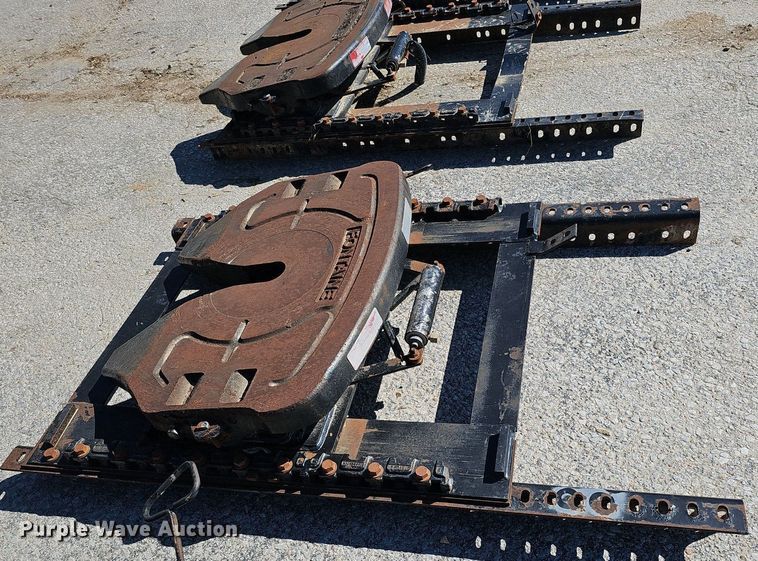 image for item DQ8604 (5) Fontaine receiver hitches