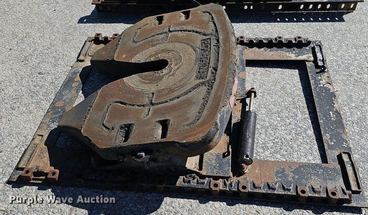 image for item DQ8604 (5) Fontaine receiver hitches