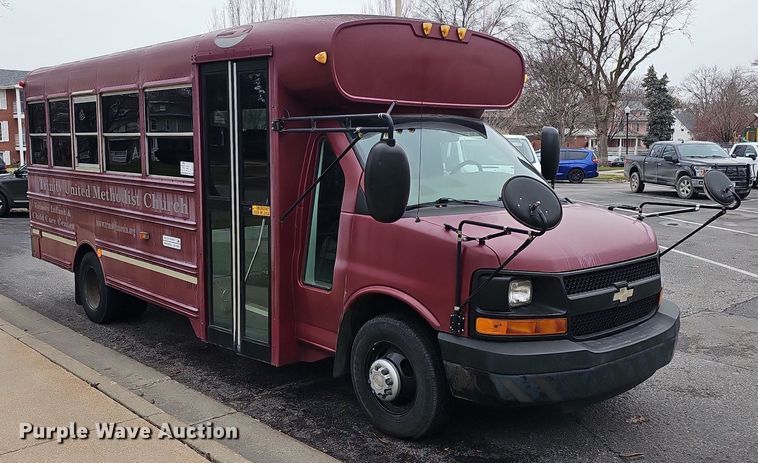 image for item DQ8633 2007 Blue Bird Micro-Bird   school bus