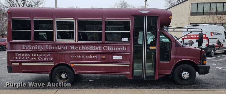 image for item DQ8633 2007 Blue Bird Micro-Bird   school bus