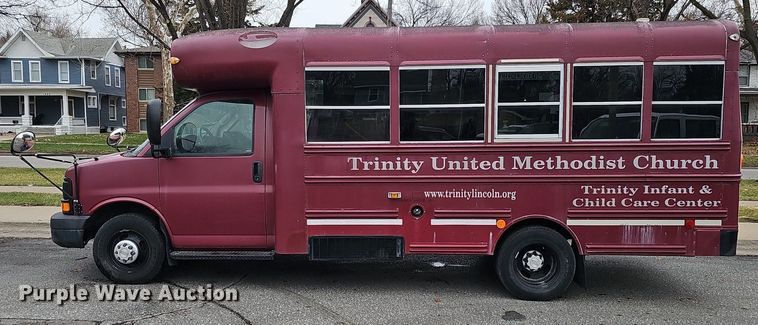 image for item DQ8633 2007 Blue Bird Micro-Bird   school bus