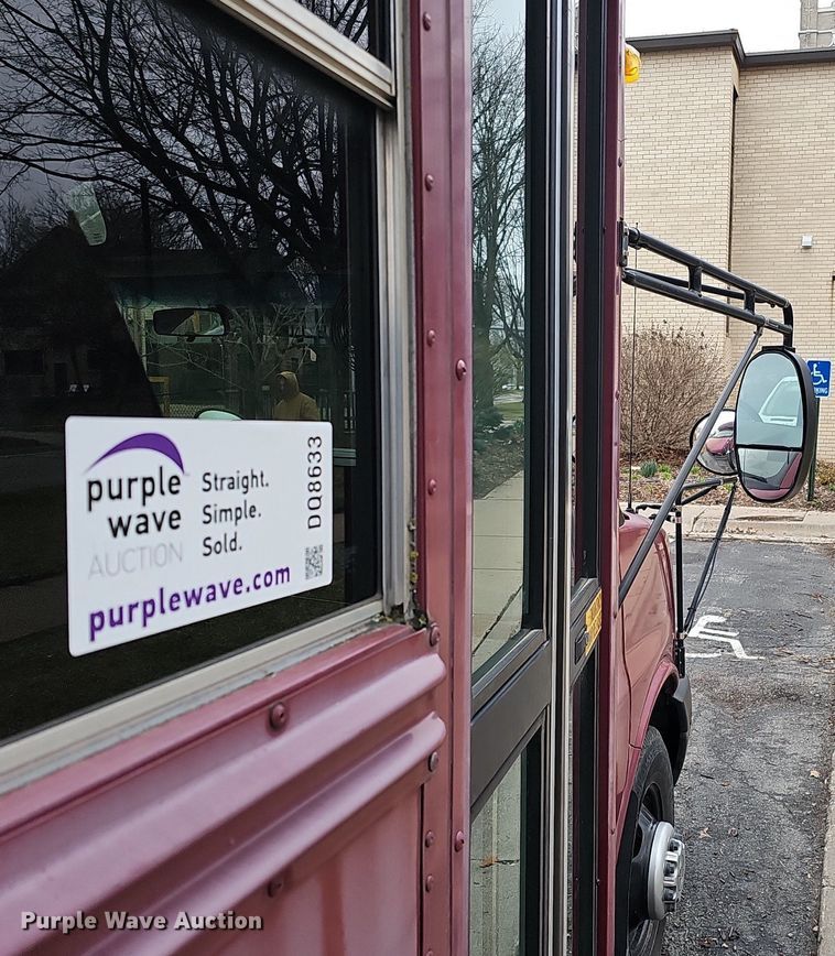 image for item DQ8633 2007 Blue Bird Micro-Bird   school bus