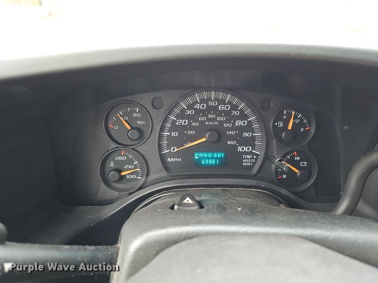 image for item DQ8633 2007 Blue Bird Micro-Bird   school bus