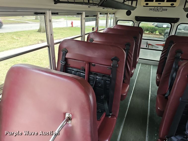 image for item DQ8633 2007 Blue Bird Micro-Bird   school bus