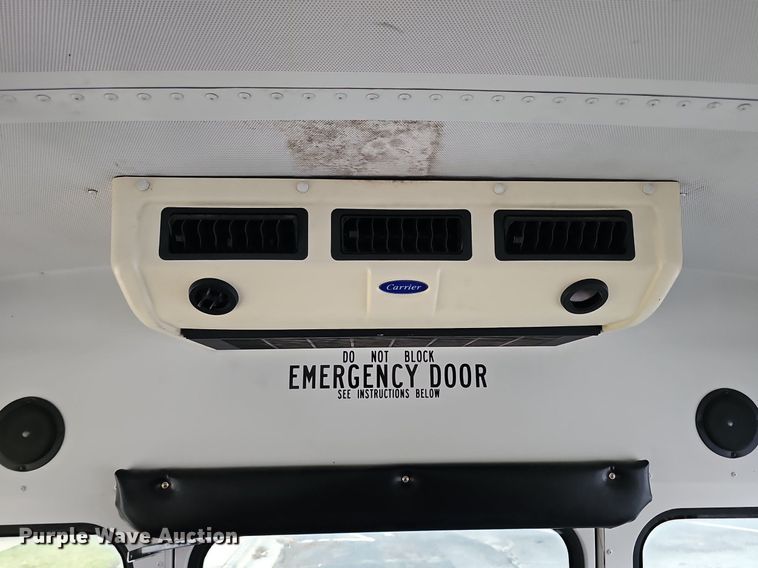 image for item DQ8633 2007 Blue Bird Micro-Bird   school bus