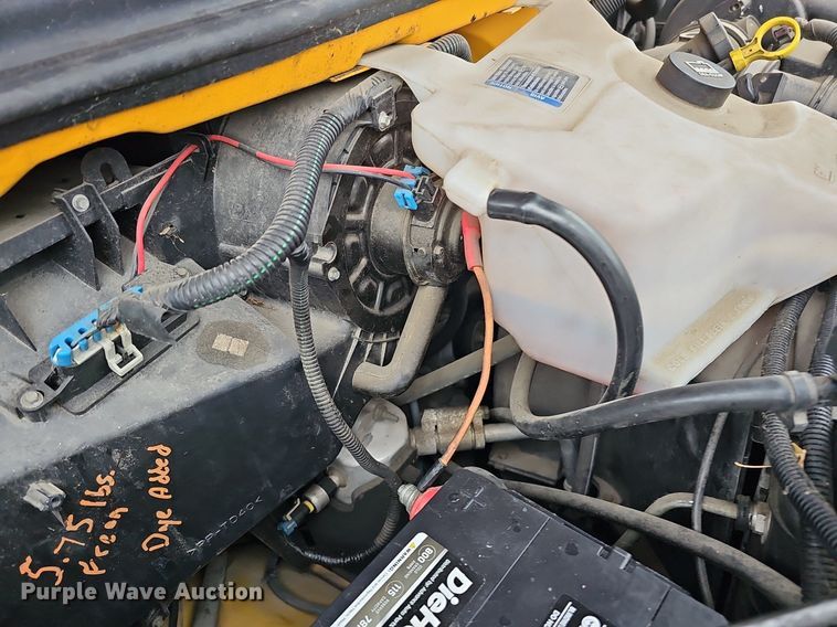 image for item DQ8633 2007 Blue Bird Micro-Bird   school bus