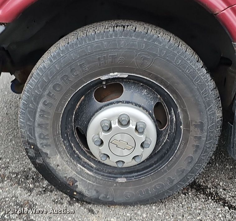 image for item DQ8633 2007 Blue Bird Micro-Bird   school bus