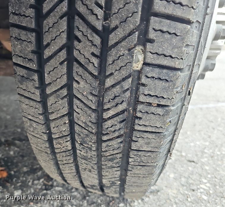 image for item DQ8633 2007 Blue Bird Micro-Bird   school bus