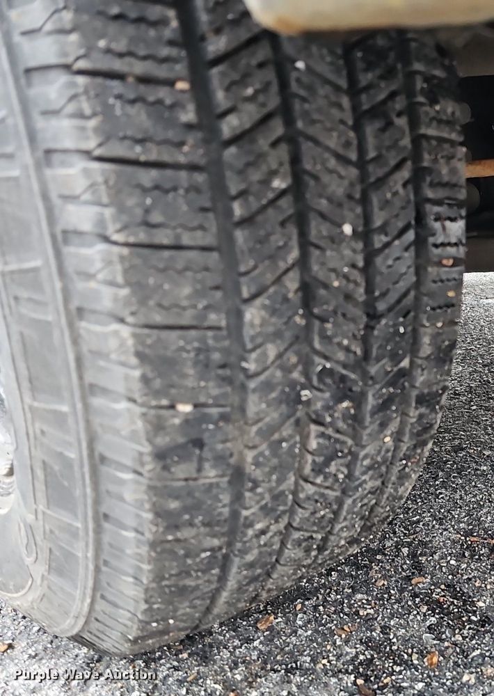 image for item DQ8633 2007 Blue Bird Micro-Bird   school bus