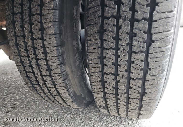 image for item DQ8633 2007 Blue Bird Micro-Bird   school bus