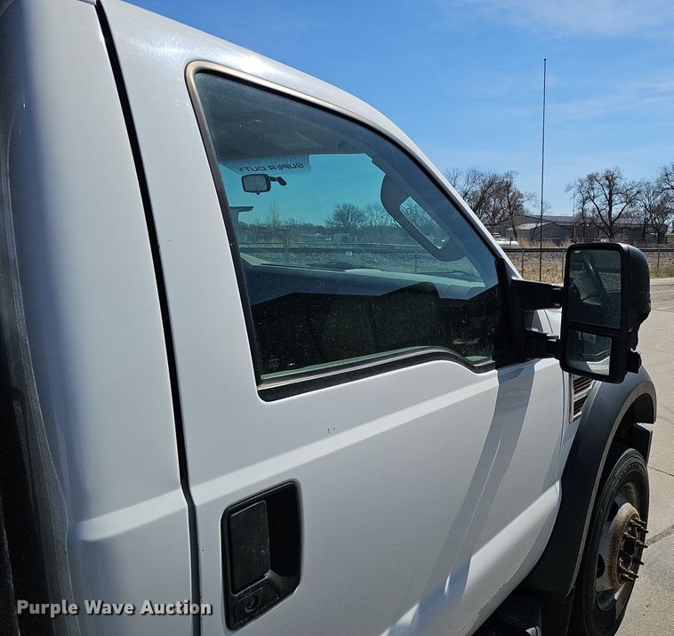 image for item DQ8657 2008 Ford F450 Super Duty XL  flatbed truck