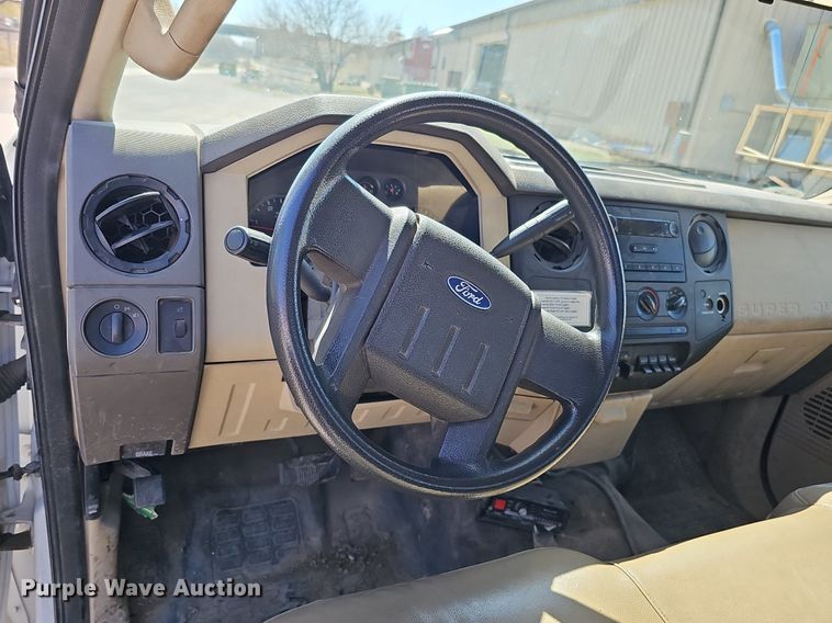 image for item DQ8657 2008 Ford F450 Super Duty XL  flatbed truck