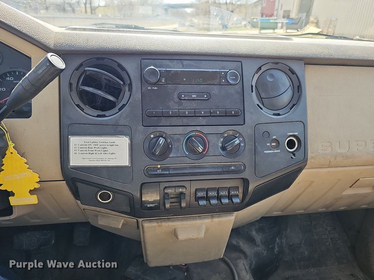 image for item DQ8657 2008 Ford F450 Super Duty XL  flatbed truck