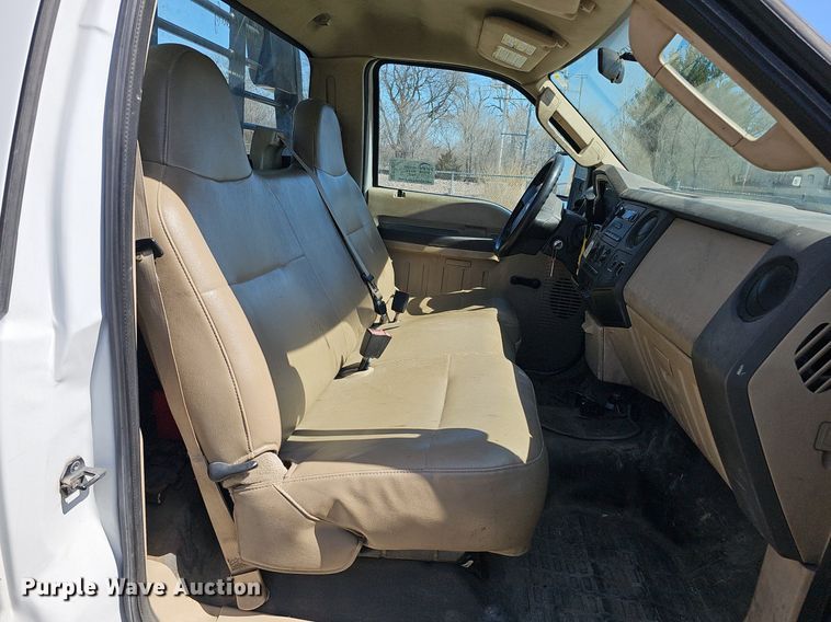 image for item DQ8657 2008 Ford F450 Super Duty XL  flatbed truck