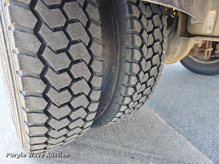 image for item DQ8657 2008 Ford F450 Super Duty XL  flatbed truck