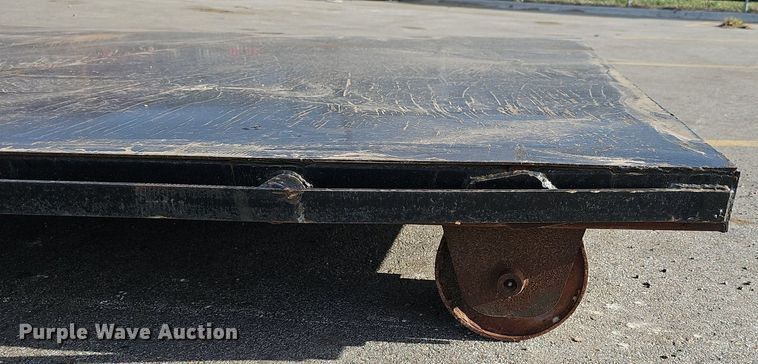 image for item DQ8713 Roll-off flatbed