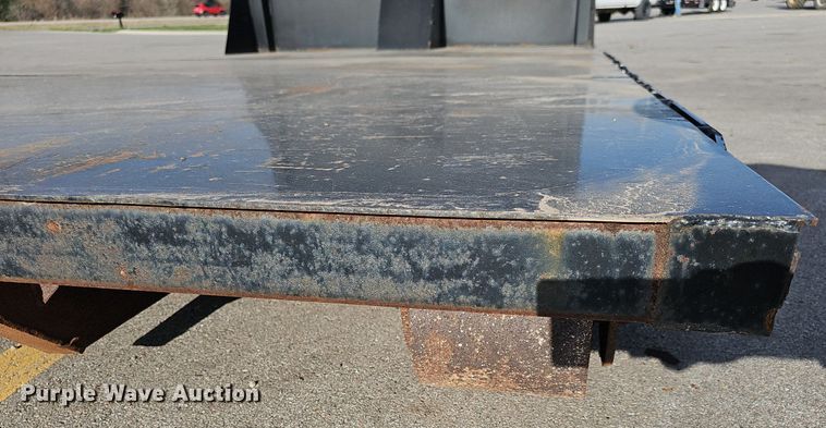 image for item DQ8713 Roll-off flatbed