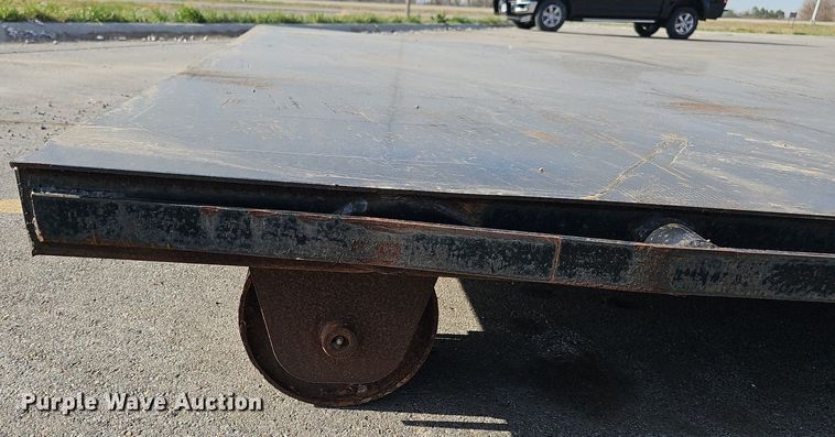 image for item DQ8713 Roll-off flatbed