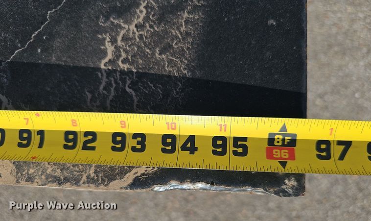 image for item DQ8713 Roll-off flatbed