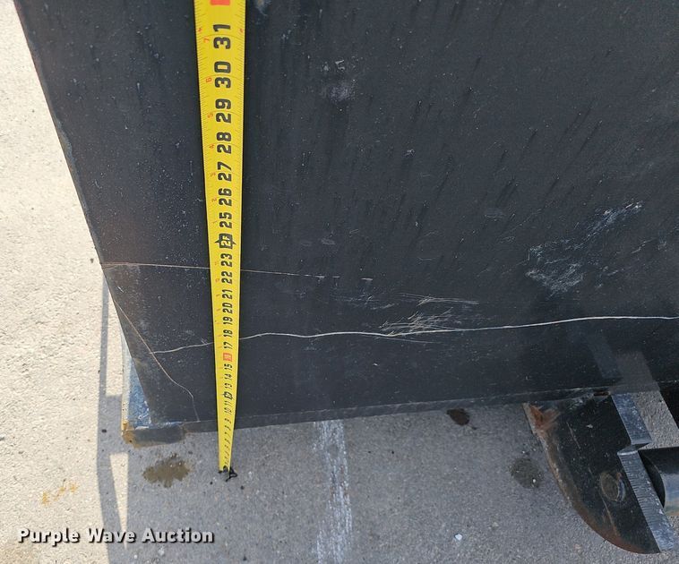 image for item DQ8713 Roll-off flatbed