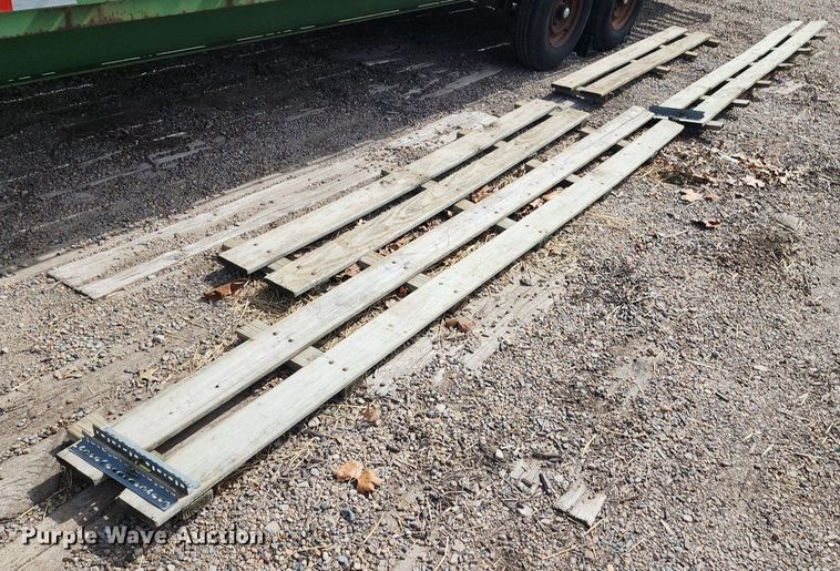 image for item DR7881 2001 Scotts Custom Trailers equipment trailer