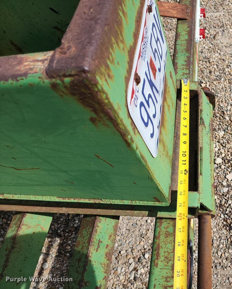 image for item DR7881 2001 Scotts Custom Trailers equipment trailer