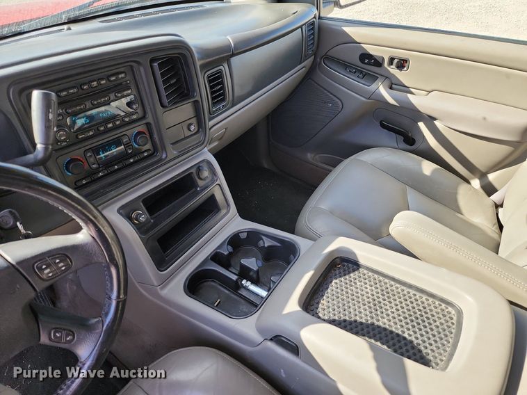 image for item DR7884 2005 Chevrolet Avalanche Crew Cab pickup truck