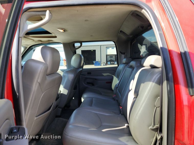 image for item DR7884 2005 Chevrolet Avalanche Crew Cab pickup truck