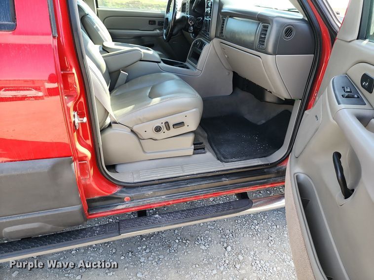 image for item DR7884 2005 Chevrolet Avalanche Crew Cab pickup truck