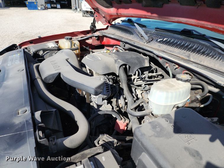 image for item DR7884 2005 Chevrolet Avalanche Crew Cab pickup truck