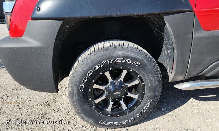 image for item DR7884 2005 Chevrolet Avalanche Crew Cab pickup truck