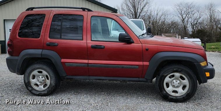 image for item DR7900 2006 Jeep  Liberty SUV