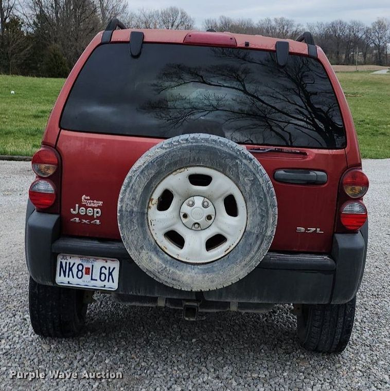 image for item DR7900 2006 Jeep  Liberty SUV