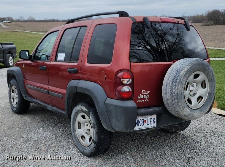 image for item DR7900 2006 Jeep  Liberty SUV