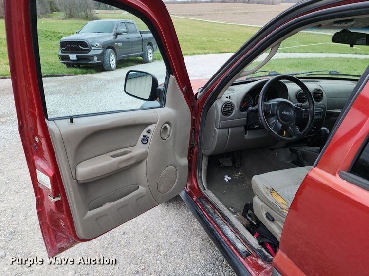 image for item DR7900 2006 Jeep  Liberty SUV