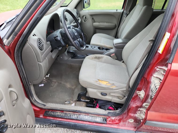 image for item DR7900 2006 Jeep  Liberty SUV