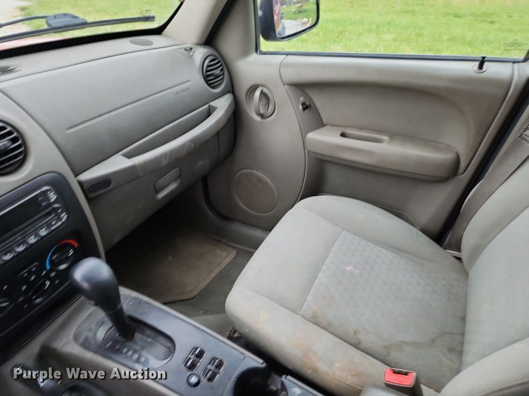 image for item DR7900 2006 Jeep  Liberty SUV