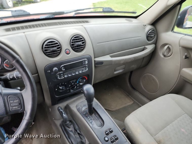 image for item DR7900 2006 Jeep  Liberty SUV