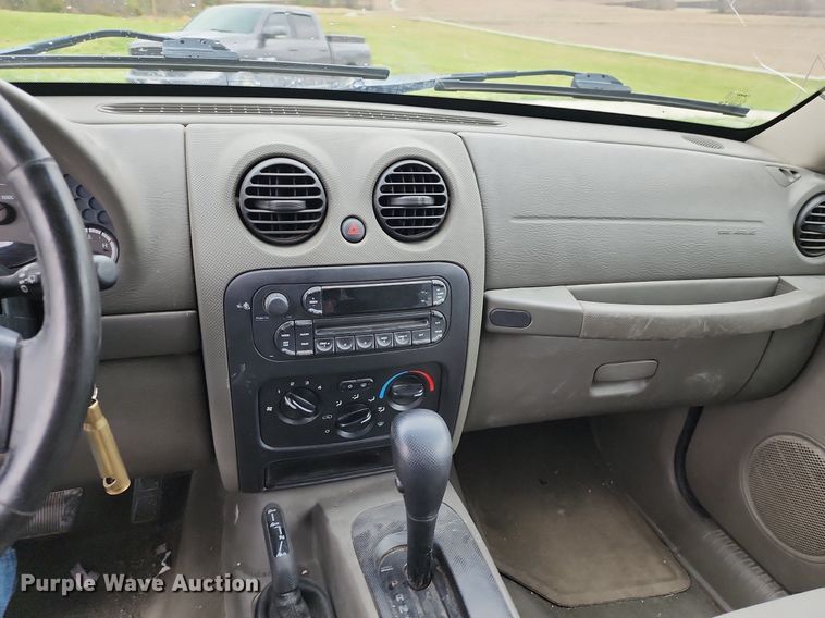 image for item DR7900 2006 Jeep  Liberty SUV