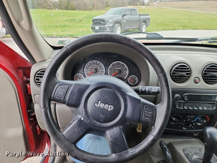 image for item DR7900 2006 Jeep  Liberty SUV