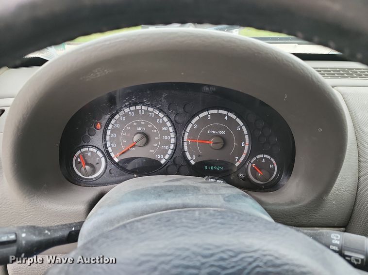 image for item DR7900 2006 Jeep  Liberty SUV