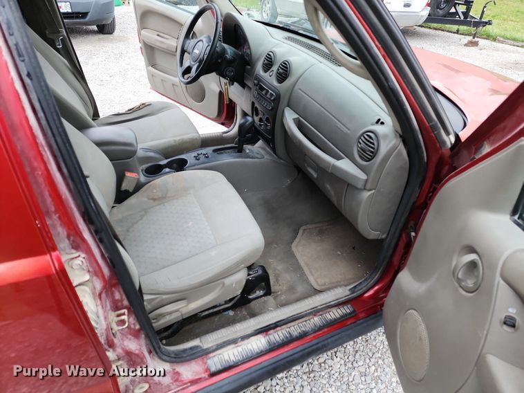 image for item DR7900 2006 Jeep  Liberty SUV