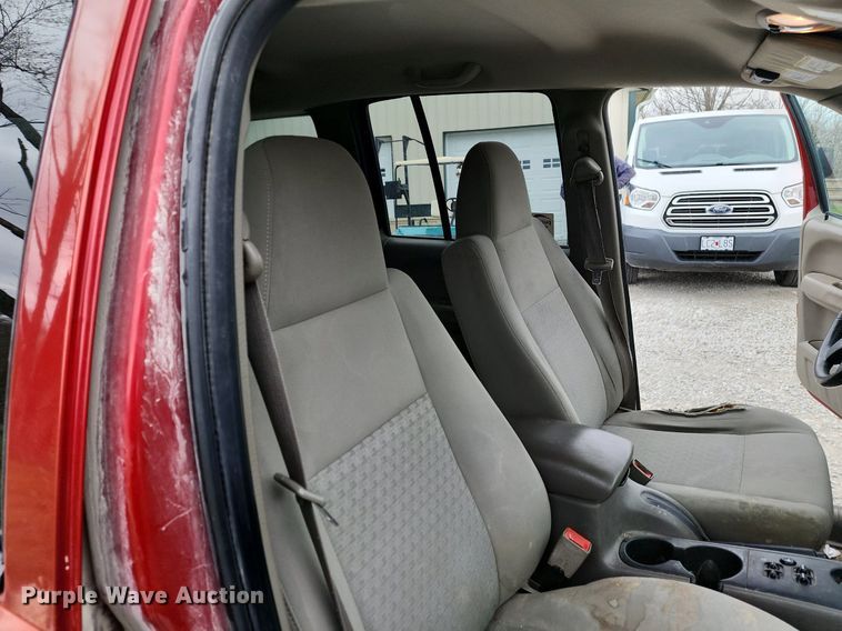 image for item DR7900 2006 Jeep  Liberty SUV