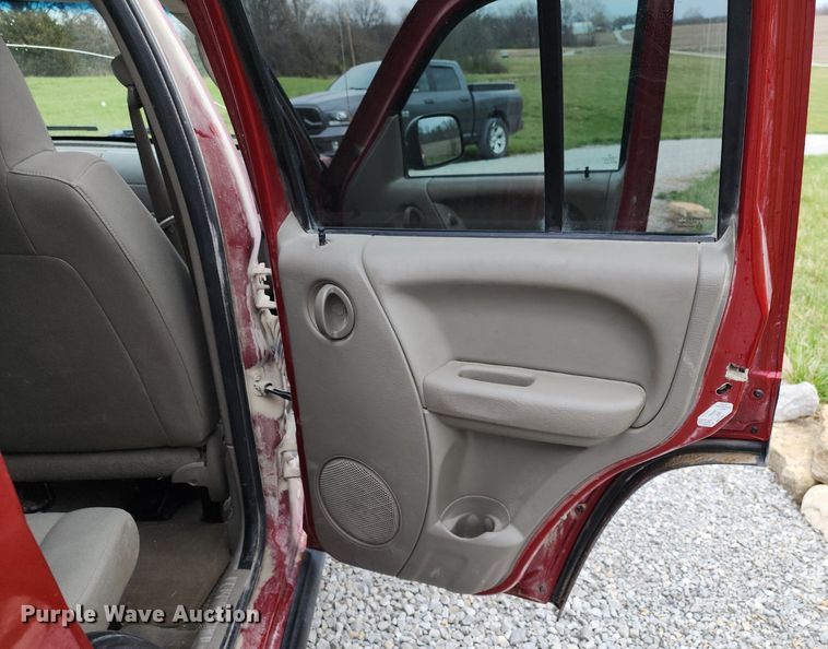 image for item DR7900 2006 Jeep  Liberty SUV