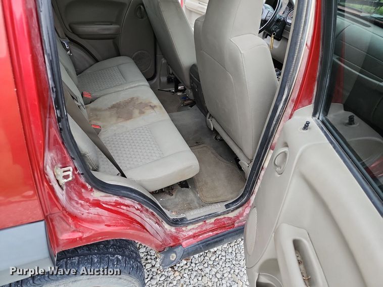 image for item DR7900 2006 Jeep  Liberty SUV